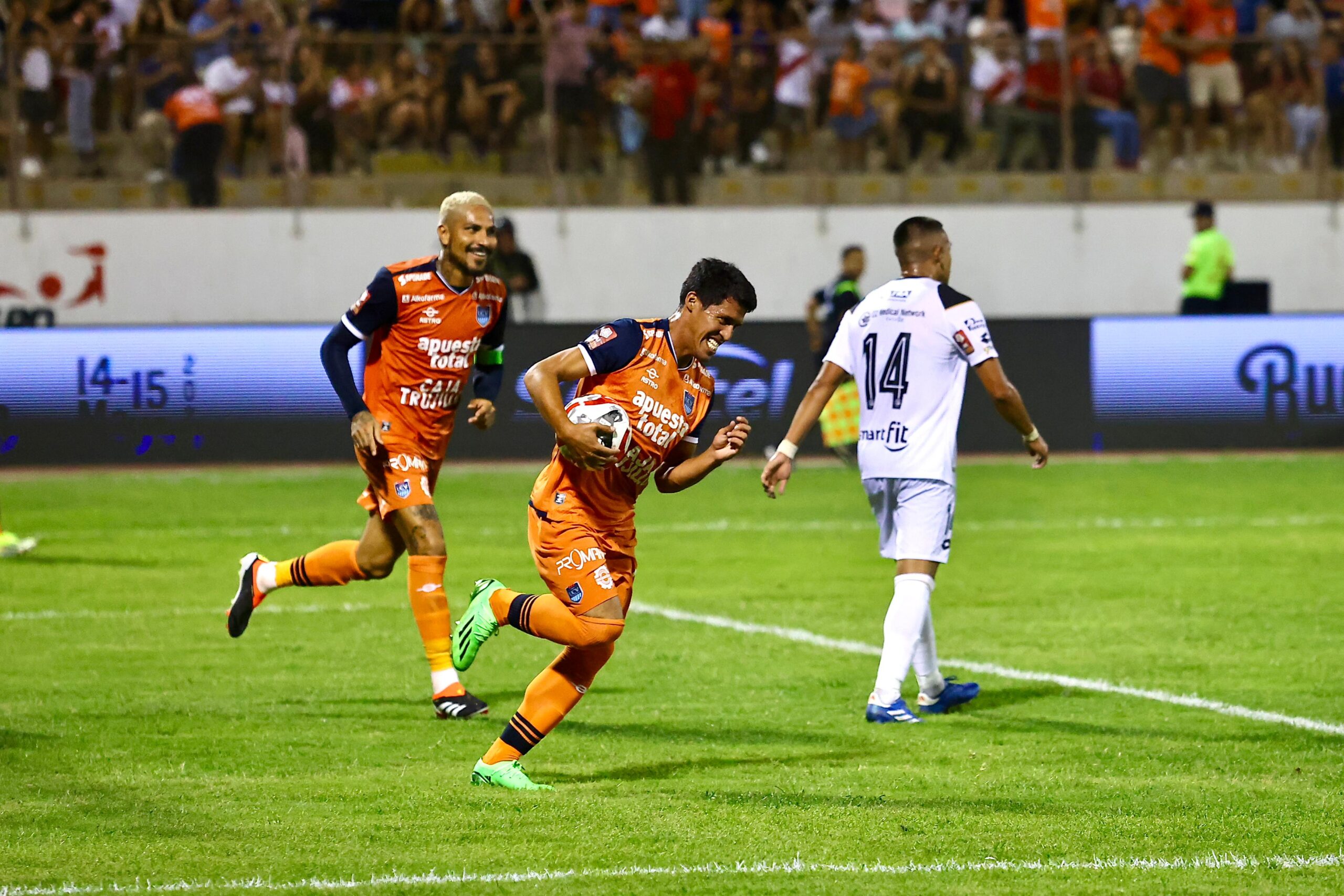 Alejandro Ramírez le dio otro aire a Vallejo y mejoró su juego en el complemento. Foto: Jairo Diaz ©